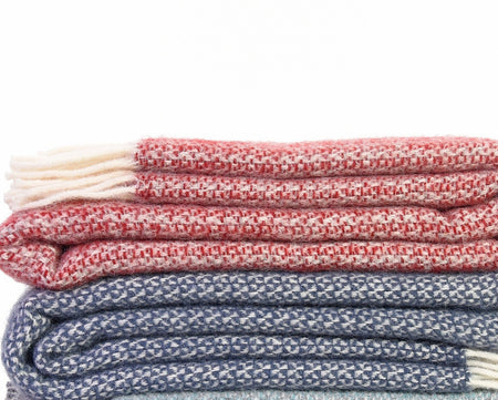 The classic   - Lambswool Sofa Throw